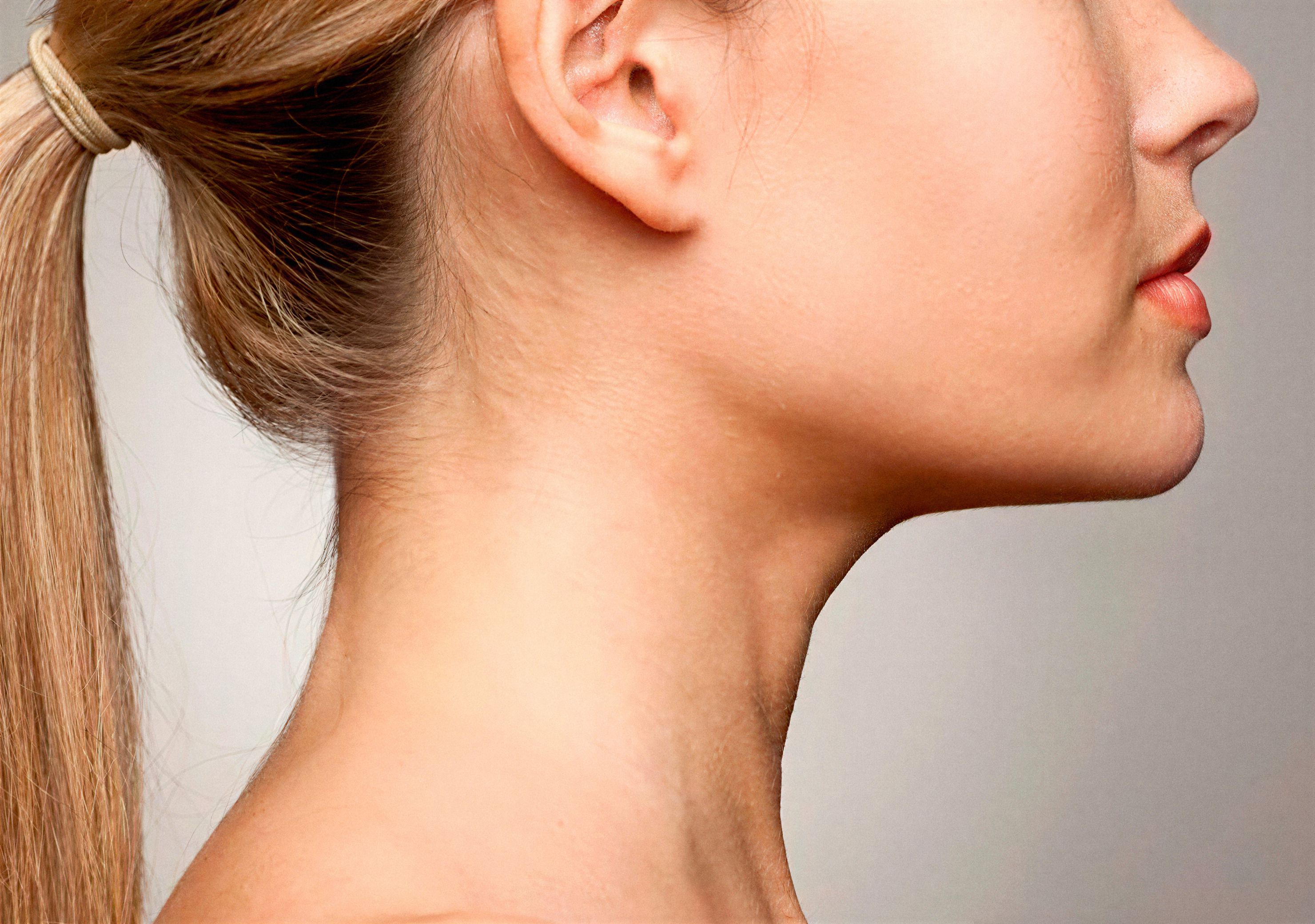 Cuello y óvalo facial firmes